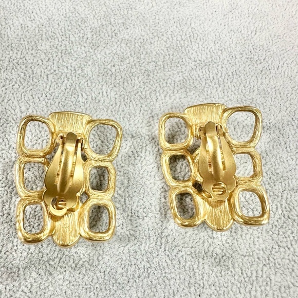 Vintage Avon Large Geometric Brush Gold Faux Pearl Statement Clip On Earrings - Picture 4 of 5